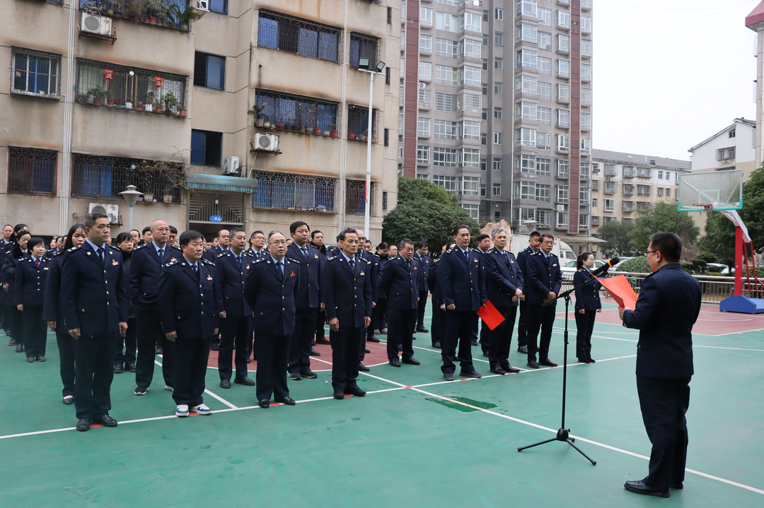 零陵区税务局举行新年升国旗仪式