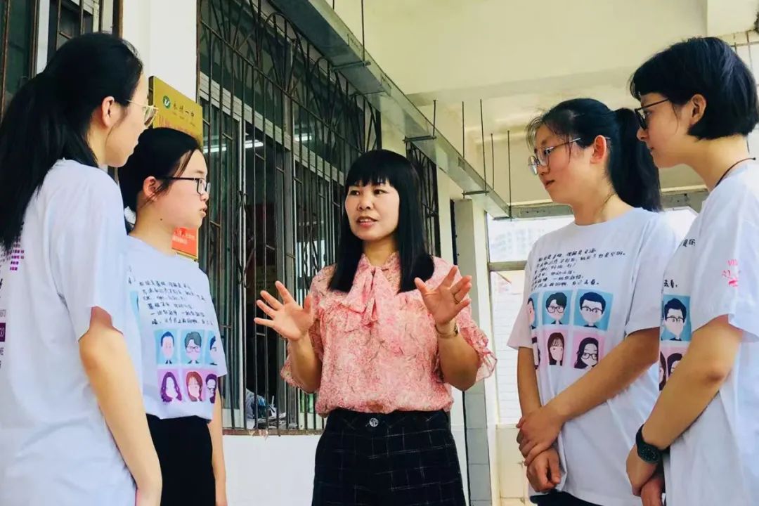 【零陵榜样说】“教育女神”唐红鹰34年坚守：爱，是教育最好的诠释！