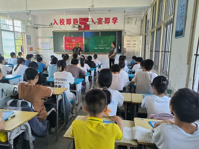 泳’不冒險(xiǎn) 安全‘童’行
