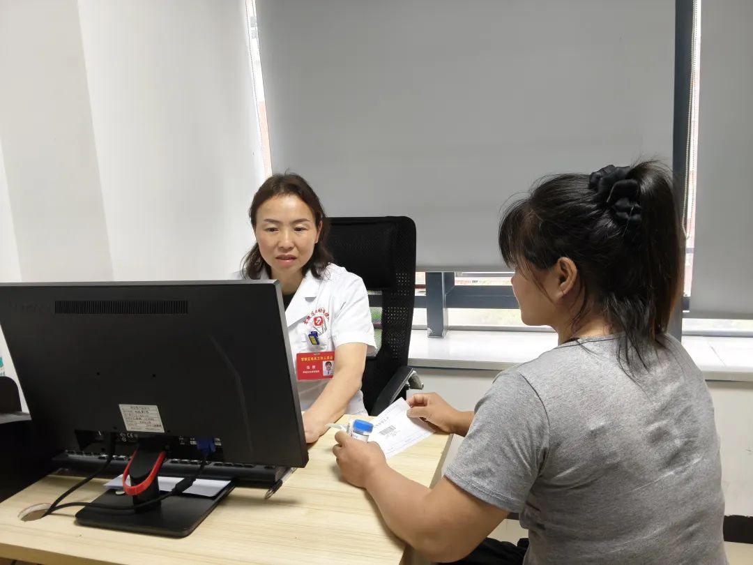 婦科診室里的“女戰(zhàn)士”：她用30年堅(jiān)守，為萬千女性健康護(hù)航