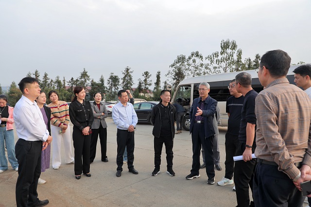 省市区人大代表赴珠山镇开展生态环境保护专题调研