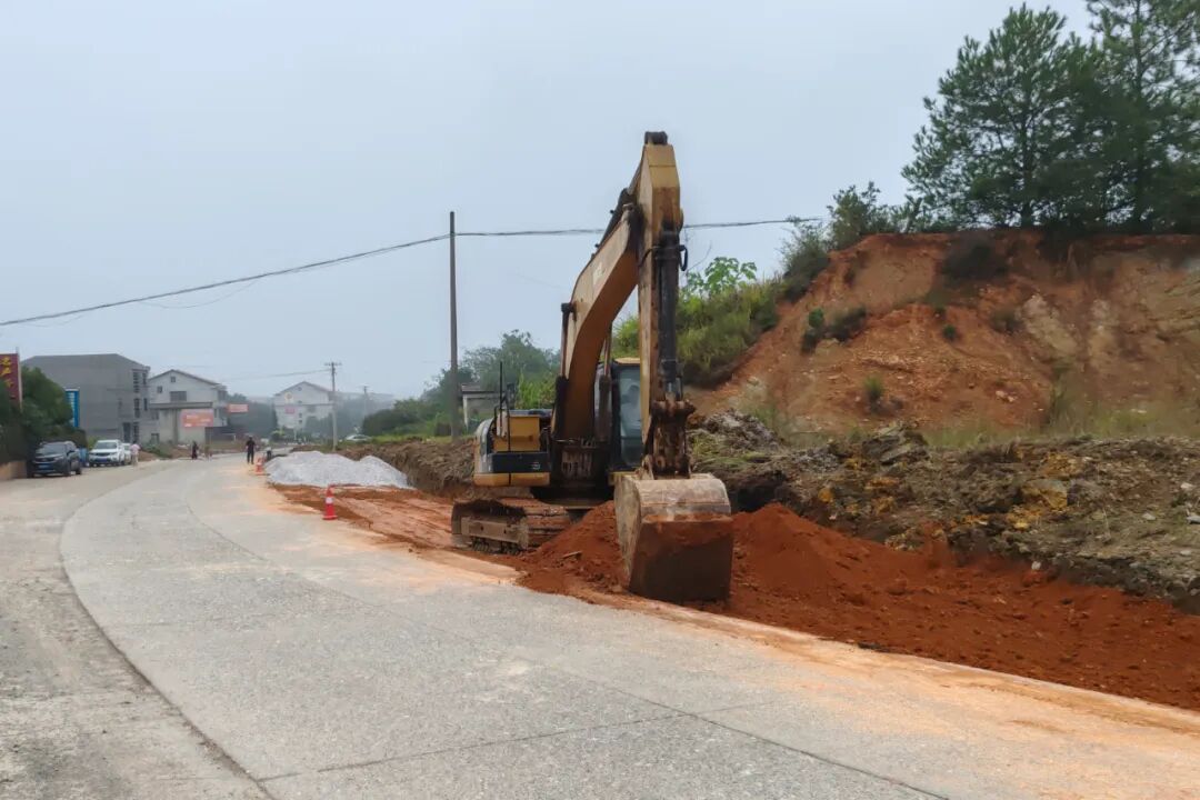 零陵邮亭圩镇拓宽“致富路”引润“幸福泉”