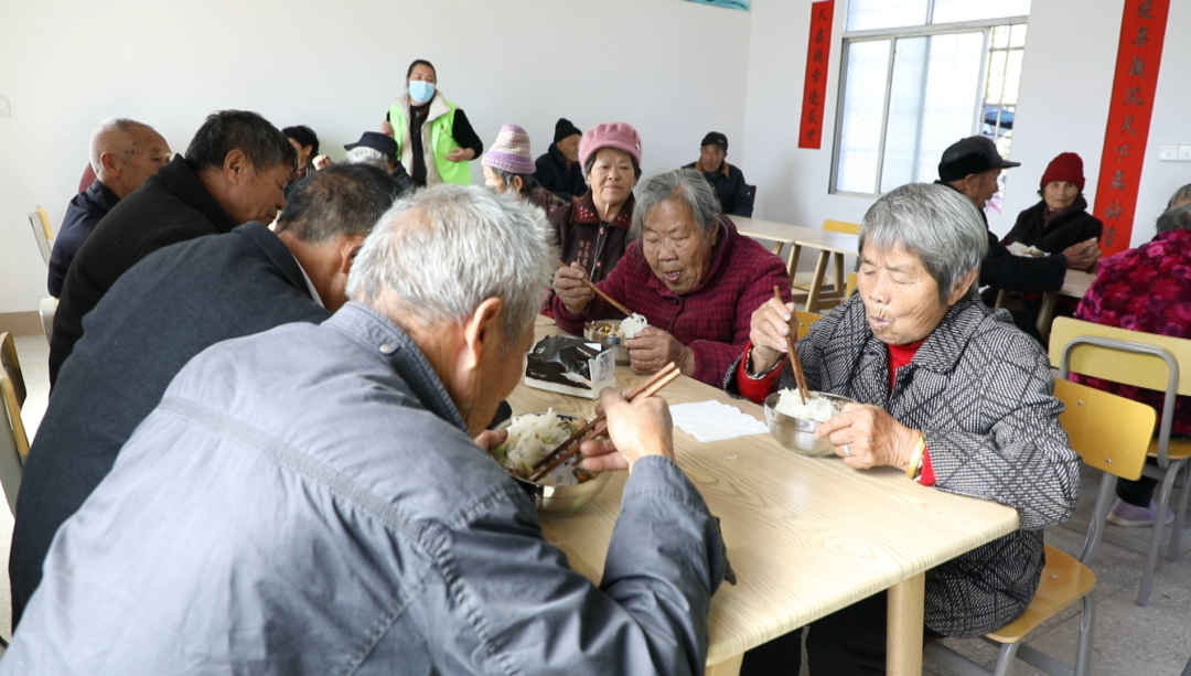 零陵：229名高龄老人乐享“自治爱心餐”