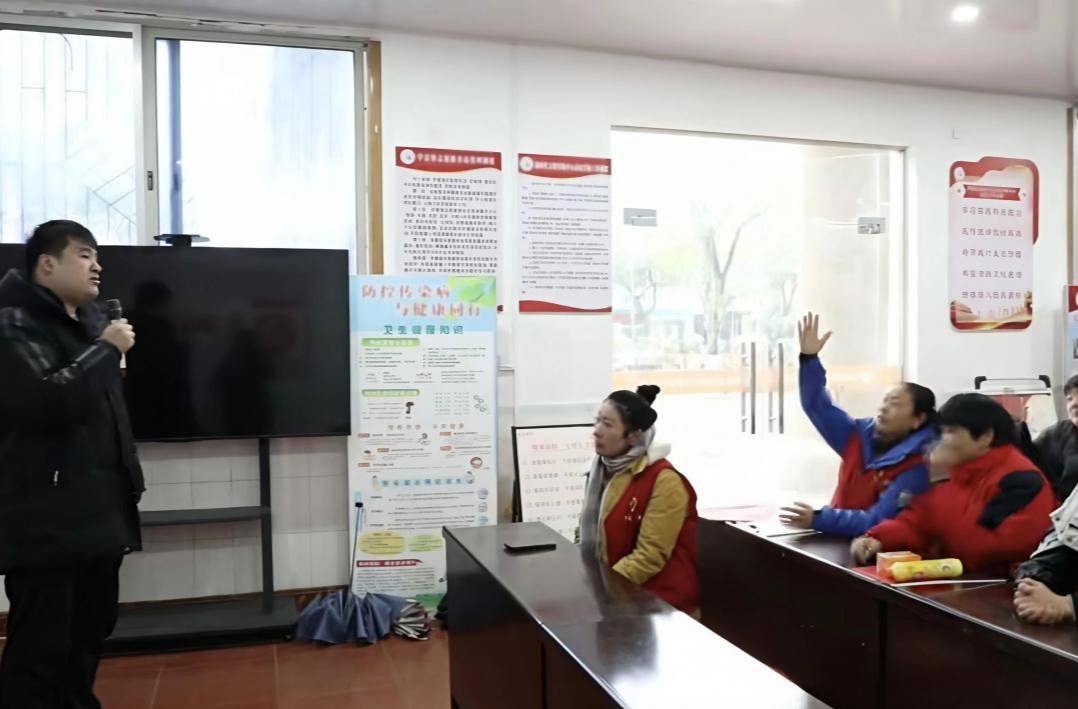 零陵区开展学习宣传贯彻党的二十届四中全会精神理论微宣讲活动