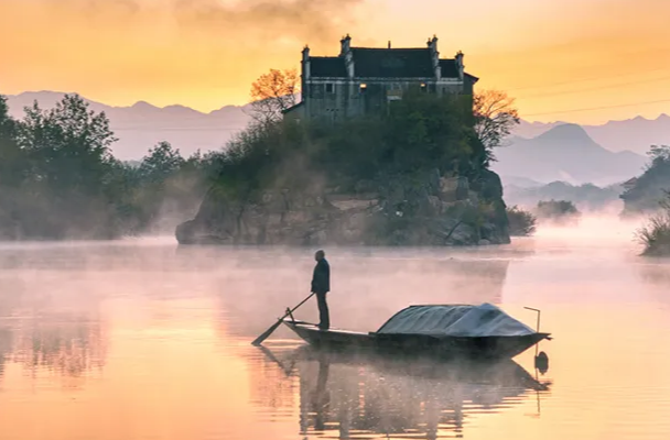 香零烟雨：潇水中央的一盏青瓷灯