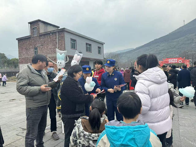 零陵消防暖心护航 守护民俗村晚平安