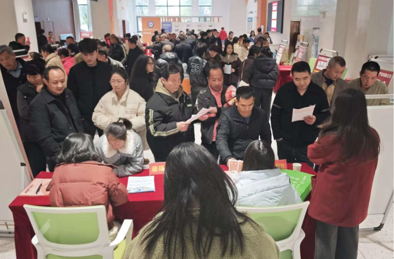 深耕“乐业小站” 吹拂“四季春风”——零陵区五场连招铺就群众家门口的就业路