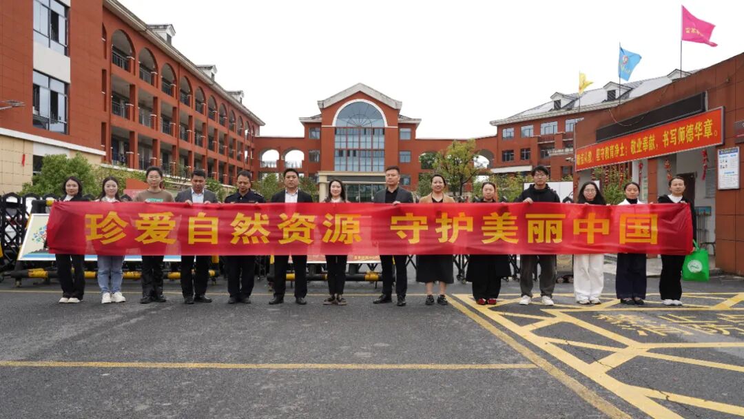 科普进校园，鱼苗入潇水——零陵区开展科普宣传与增殖放流系列活动