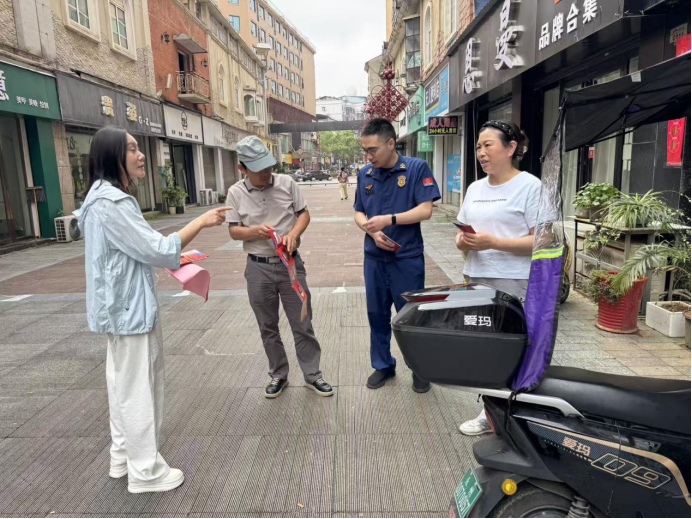 零陵消防联合社区开展电动自行车消防安全宣传