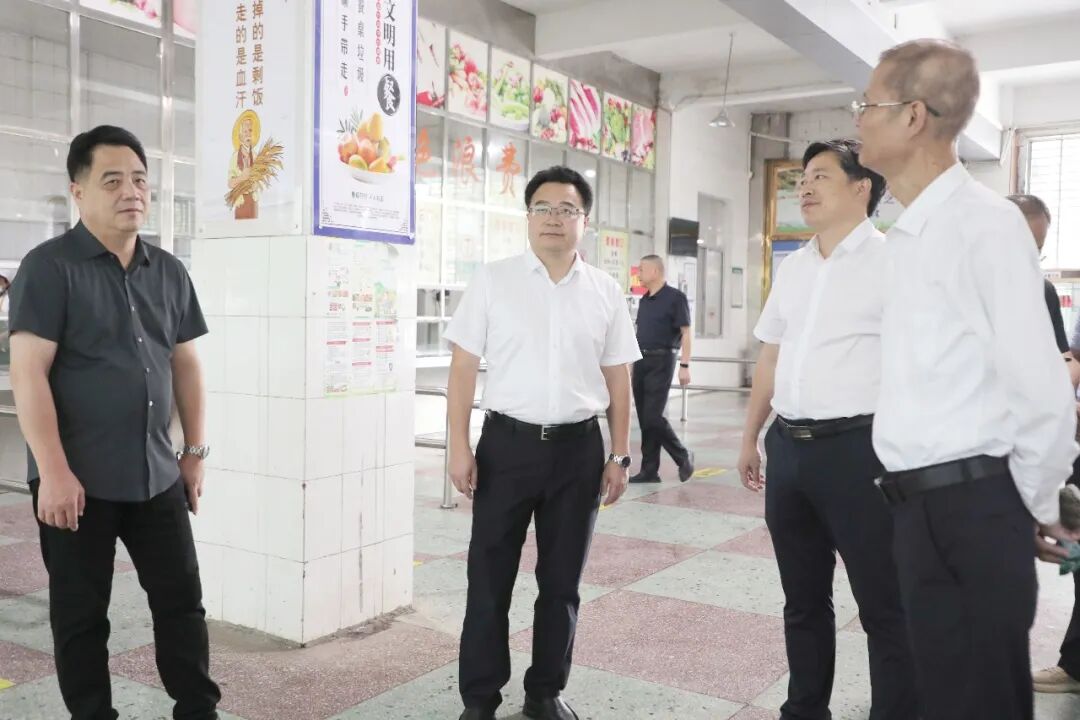 赵立平赴永州三中督导高考、学考准备和“校园餐”工作