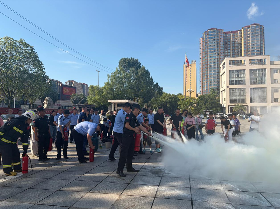 零陵消防为法院干警送上“防火锦囊”