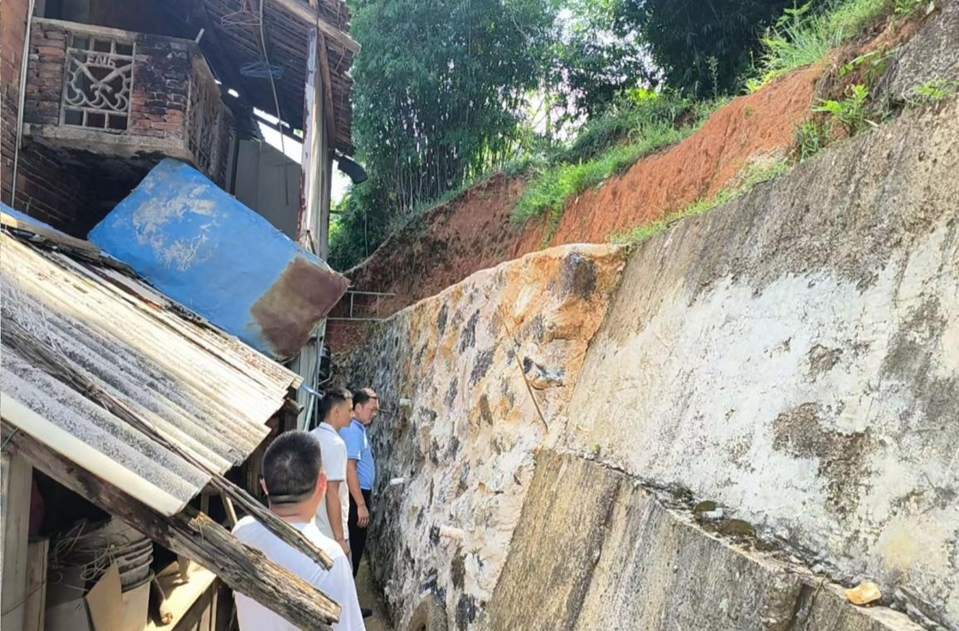 零陵区抓实切坡建房地灾隐患治理 民生实事落地见效