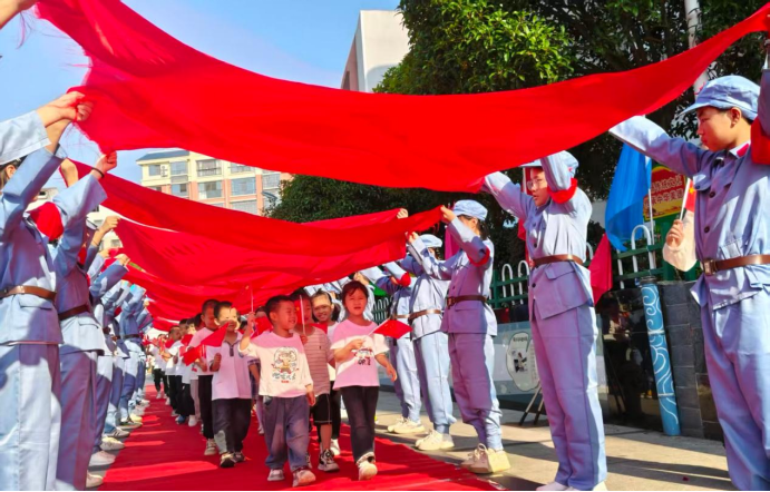 薪火相传九十载 童心共筑中国梦